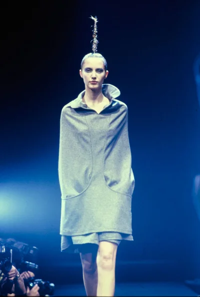 Look 10